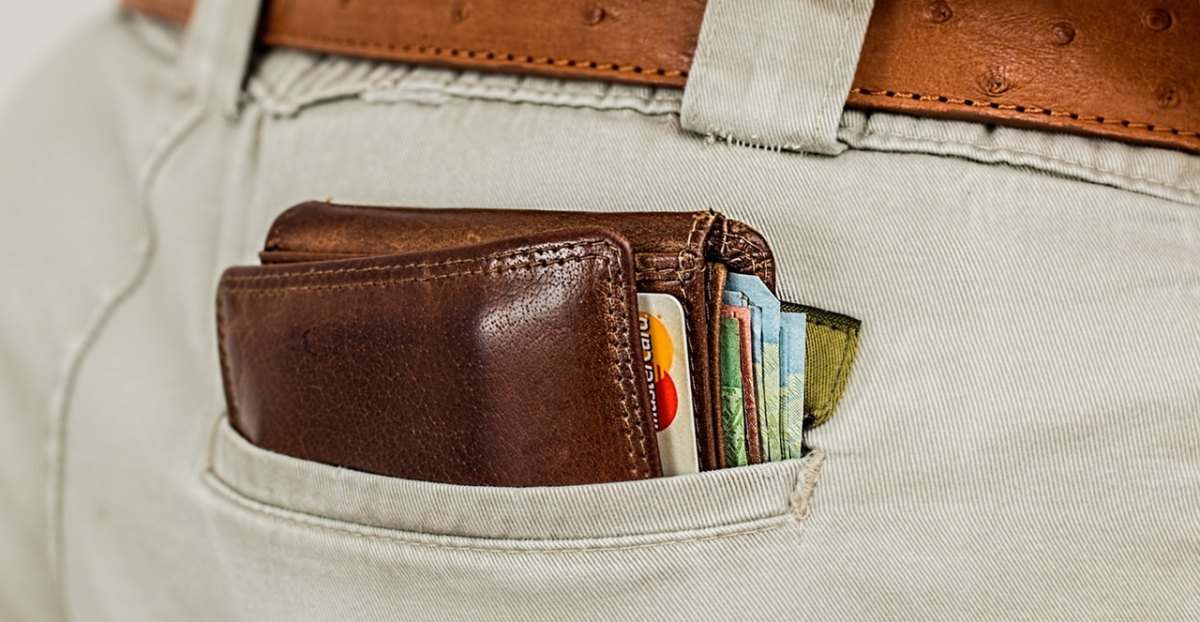 Dowód osobisty, prawo jazdy i legitymacja studencka za 350 zł? „Karta kolekcjonerska”